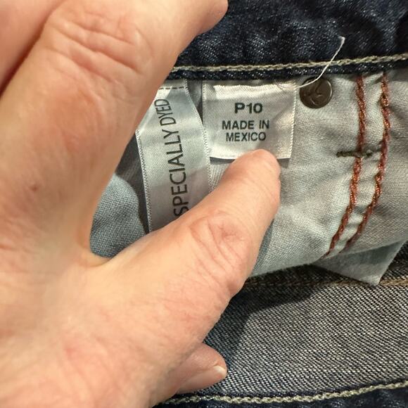 Eddie Bauer Boyfriend P10 Denim Rolled Cuff Shorts - Picture 4 of 6